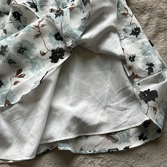 ✨REPOSH✨ Gentle Fawn Floral Tiered Mini Dress - Picture 6 of 14